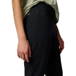All Seasons - Women's Capri Pants