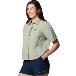 Brea Falls - Women's Short-Sleeved Blouse