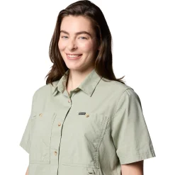 Brea Falls - Women's Short-Sleeved Blouse