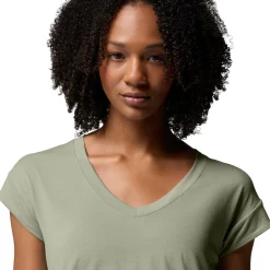 Daniela Falls - Women's T-Shirt