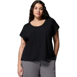 Daniela Falls (Plus Size) - Women's T-Shirt