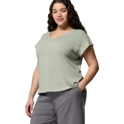 Daniela Falls (Plus Size) - Women's T-Shirt