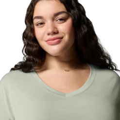 Daniela Falls (Plus Size) - Women's T-Shirt