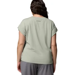Daniela Falls (Plus Size) - Women's T-Shirt