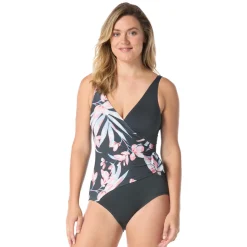 G8W417 - Women's Aquafitness One-Piece Swimsuit
