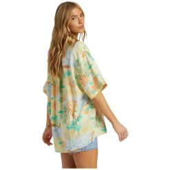 On Vacation - Women's Shirt