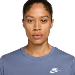 Sportswear Club Essentials - Women's T-Shirt