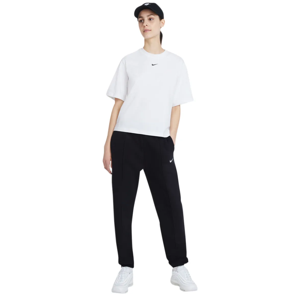 Sportswear Essential - Women's T-Shirt