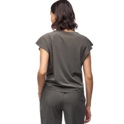 Udara - Women's Sleeveless Blouse