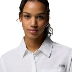 Wild Cast - Women's Short-Sleeved Blouse