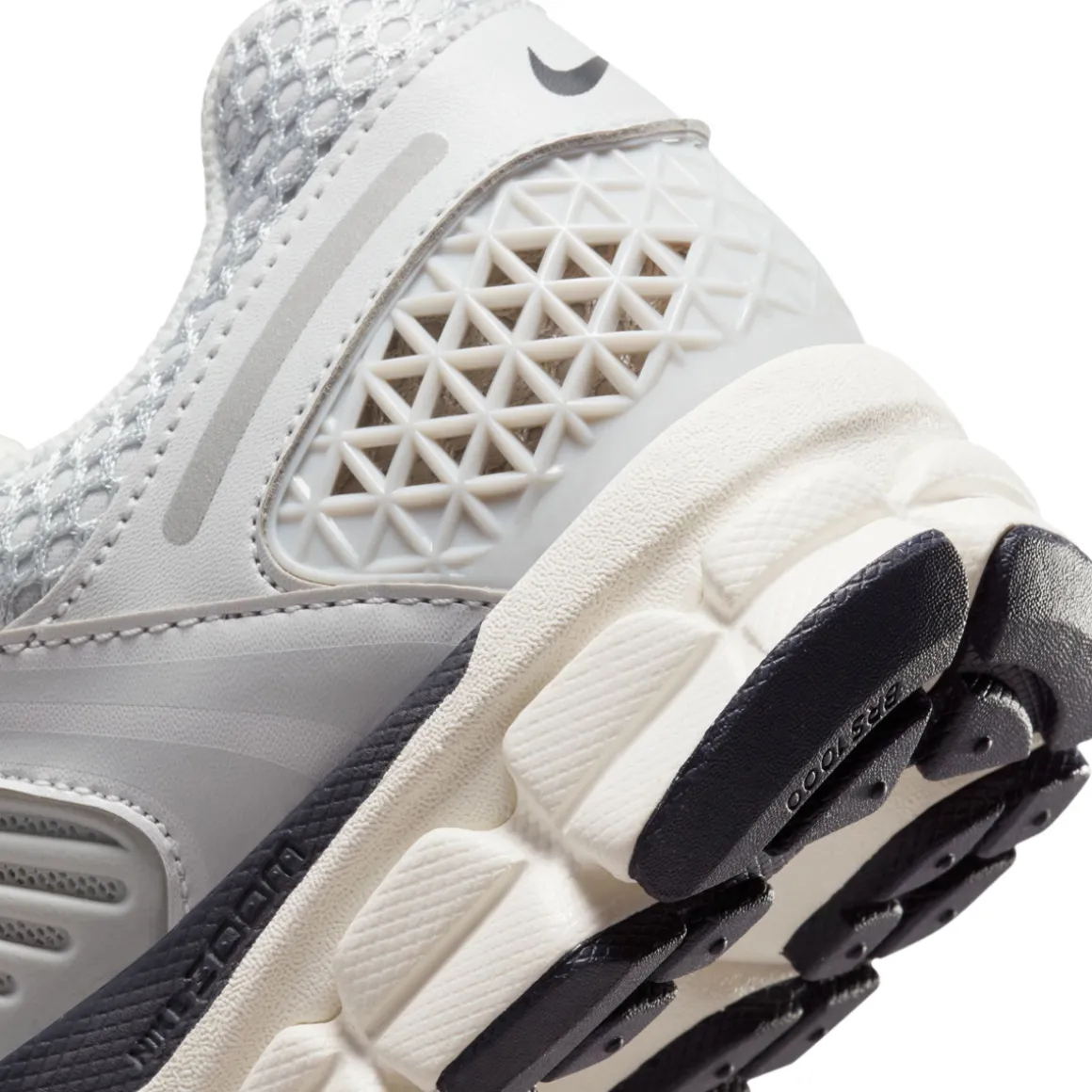 Zoom Vomero 5 - Women's Fashion Shoes